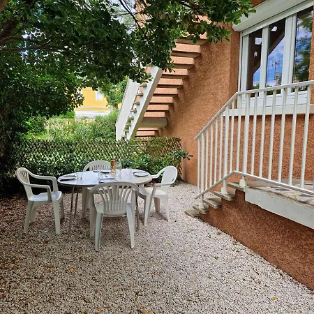 : 6 Pers Avec Terrasse, Parking Et Option Internet - Fr-1-387-159 *