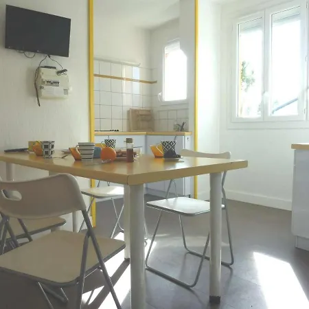 Lejlighed : 6 Pers Avec Terrasse, Parking Et Option Internet - Fr-1-387-159 *