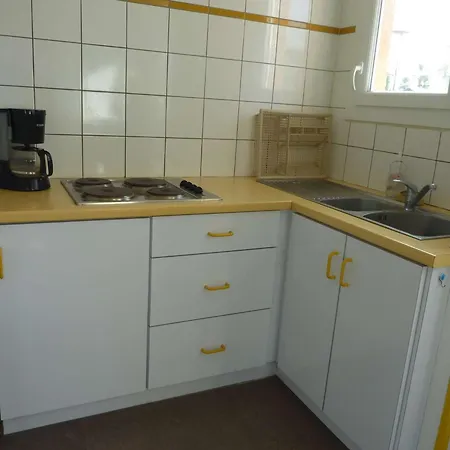 Apartment : 6 Pers Avec Terrasse, Parking Et Option Internet - Fr-1-387-159 *