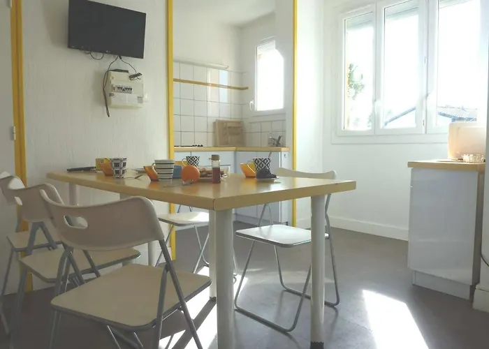 Апартаменты : 6 Pers Avec Terrasse, Parking Et Option Internet - Fr-1-387-159 *