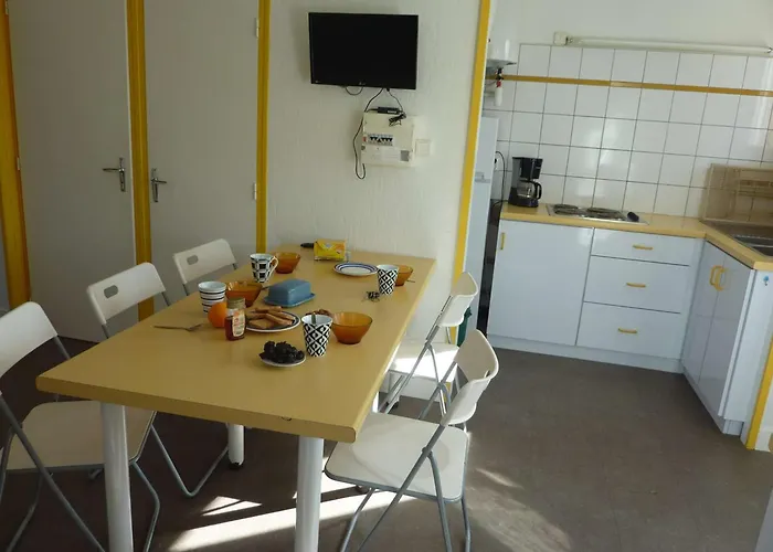 Апартаменты : 6 Pers Avec Terrasse, Parking Et Option Internet - Fr-1-387-159